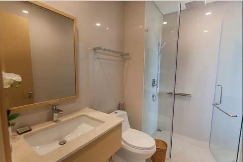 Apartment, 2 Bedrooms | Bathroom | Shower, free toiletries, hair dryer, towels