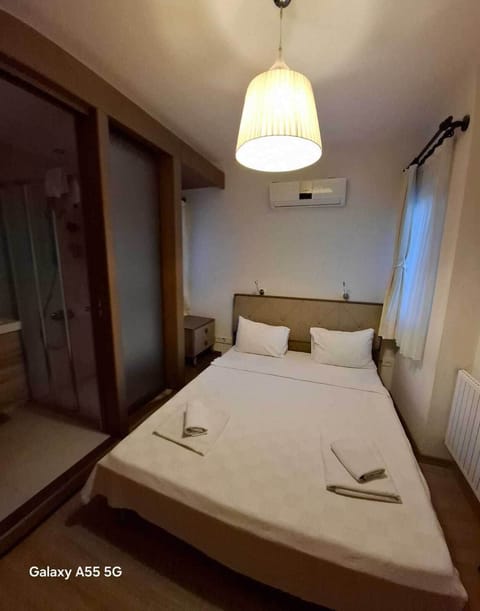 Standard Double Room, 1 Double Bed | In-room safe, individually decorated, individually furnished, desk