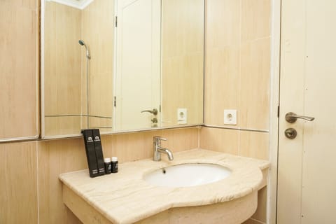 Room | Bathroom sink