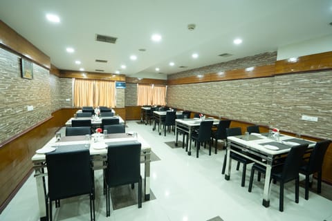Daily buffet breakfast (INR 280 per person)