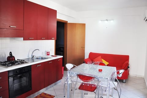 Apartment, 2 Bedrooms | In-room dining