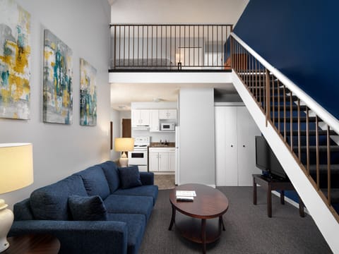 Family Suite | In-room safe, desk, laptop workspace, blackout drapes