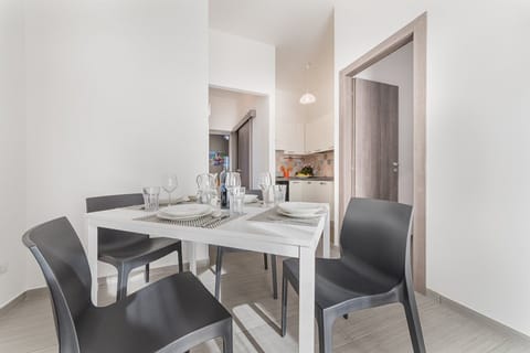 Apartment, 2 Bedrooms (Trilo 1) | In-room dining