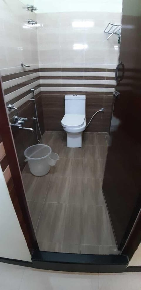 Superior Double Room | Bathroom | Shower, rainfall showerhead, free toiletries, bathrobes