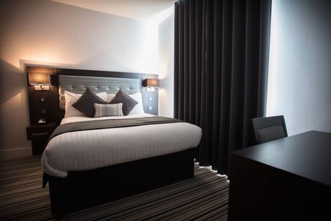 Standard Double Room | Egyptian cotton sheets, down comforters, pillowtop beds, in-room safe
