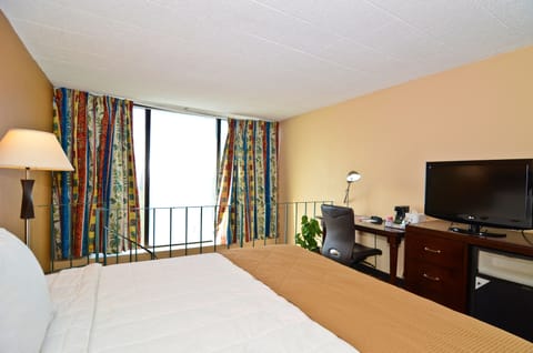 Suite, 2 Bedrooms, Non Smoking | Premium bedding, desk, iron/ironing board, free WiFi