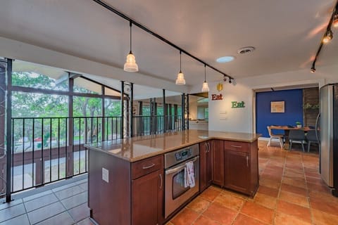 Large well equipped kitchen