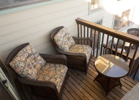 Master private balcony