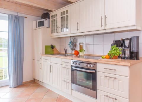 Kitchen in holiday apartment Achterdeck