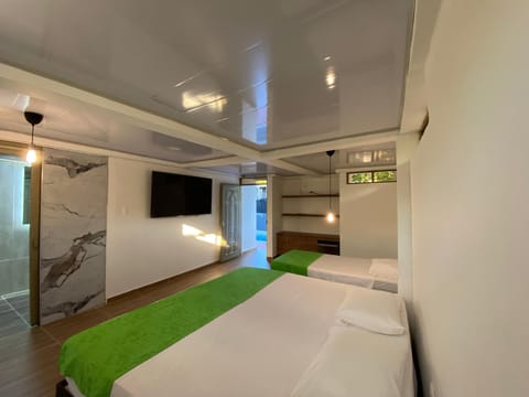 Deluxe Triple Room | Free WiFi, bed sheets