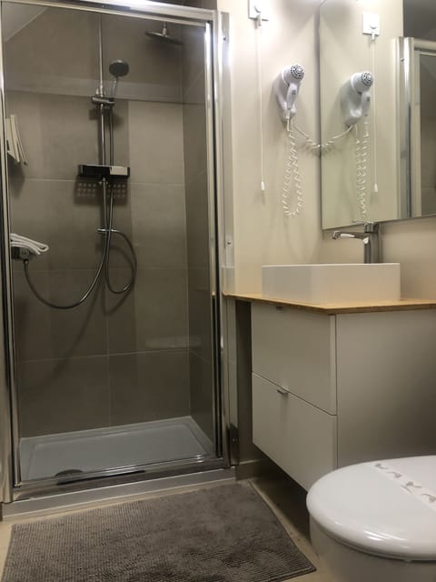 Small Double Room with Small Shower | Bathroom | Shower, rainfall showerhead, free toiletries, hair dryer