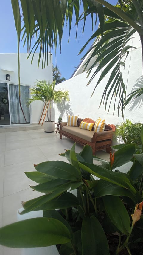 Romantic Apartment, 1 King Bed, Ensuite, Courtyard View (Palms the luxe ) | Terrace/patio