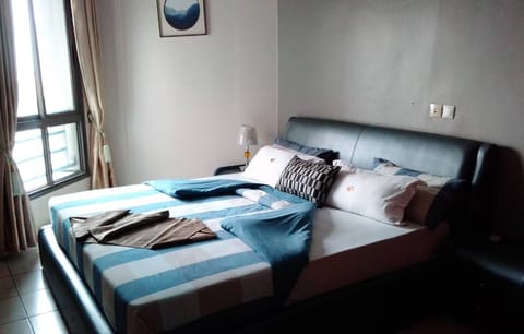 Apartment, 3 Bedrooms | In-room safe, individually decorated, individually furnished