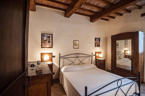 Frette Italian sheets, premium bedding, down comforters, in-room safe