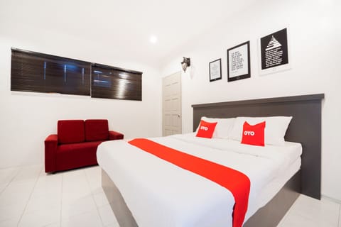 Deluxe Double Room | Desk, free WiFi, bed sheets