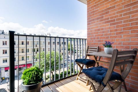 Premier Apartment | Balcony