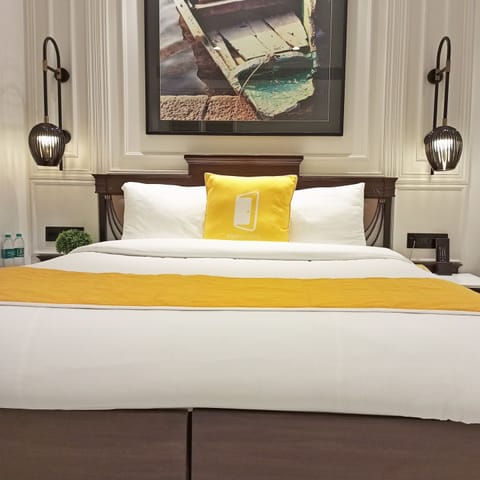 Superior Suite | In-room safe, blackout drapes, free WiFi, bed sheets