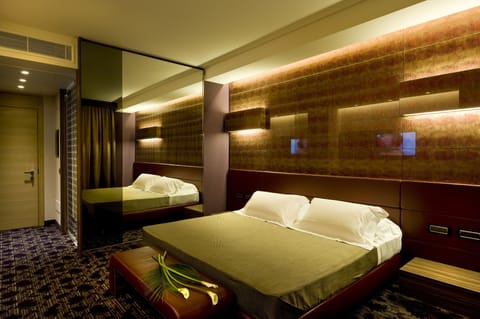 Deluxe Room | Premium bedding, free minibar items, in-room safe, desk