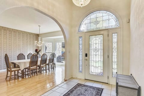 Dining room sleeps 8-12