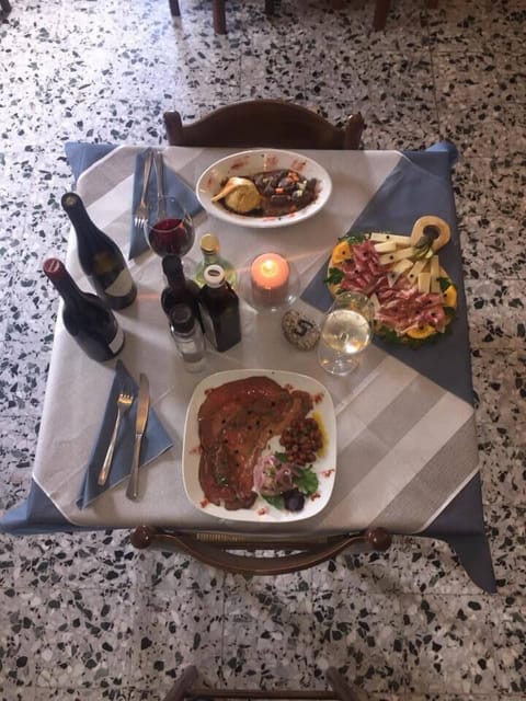 Breakfast, lunch, dinner served; local cuisine