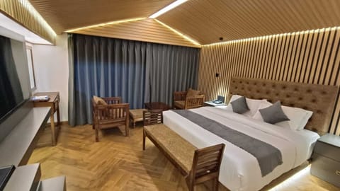 Luxury Room | Desk, free WiFi