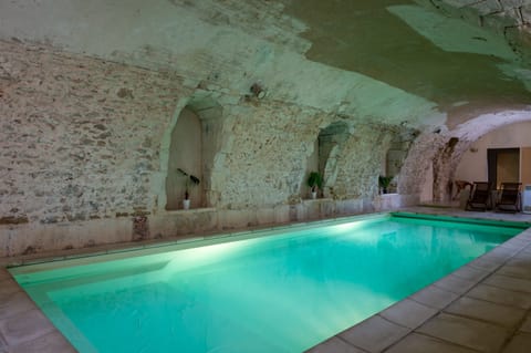 Couples treatment rooms, sauna, steam room, body treatments