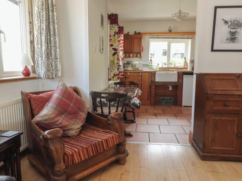 Cottage | Living area | TV