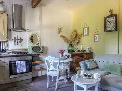 Cottage | Living area | TV, DVD player