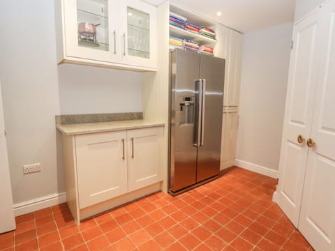 Cottage | 8 bedrooms, individually decorated, individually furnished, free WiFi