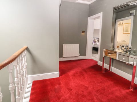 Cottage | 8 bedrooms, individually decorated, individually furnished, free WiFi