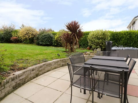 Cottage | Outdoor dining