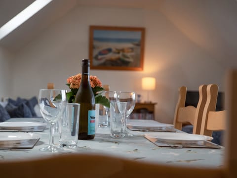 Cottage | Dining