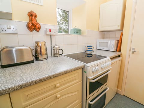 Cottage | Private kitchen | Cookware/dishes/utensils