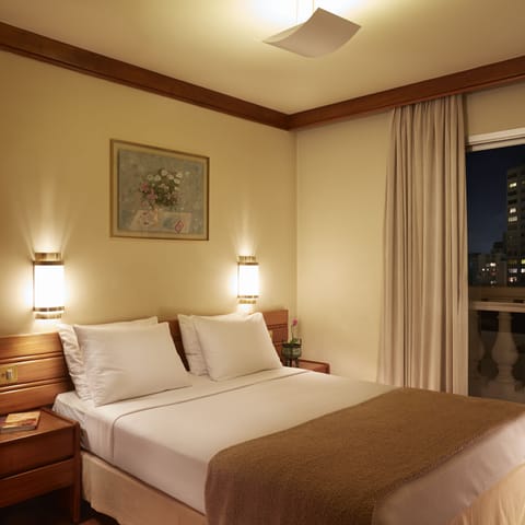 Superior Suite, 1 Double Bed, Kitchen | Minibar, in-room safe, desk, iron/ironing board
