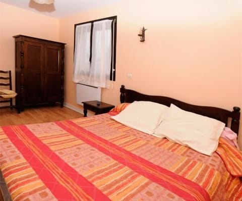 Individually decorated, individually furnished, desk, laptop workspace