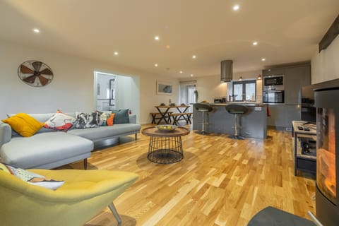 The Stables, St Agnes. Stunning open plan living area