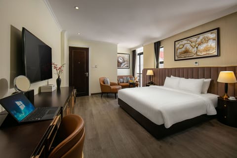 Premium Room with Window | Minibar, in-room safe, individually furnished, desk