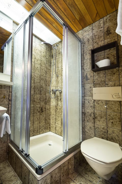 Suite, Private Bathroom | Bathroom