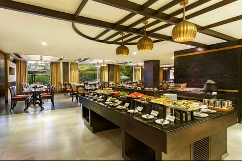 Daily buffet breakfast (INR 1200 per person)