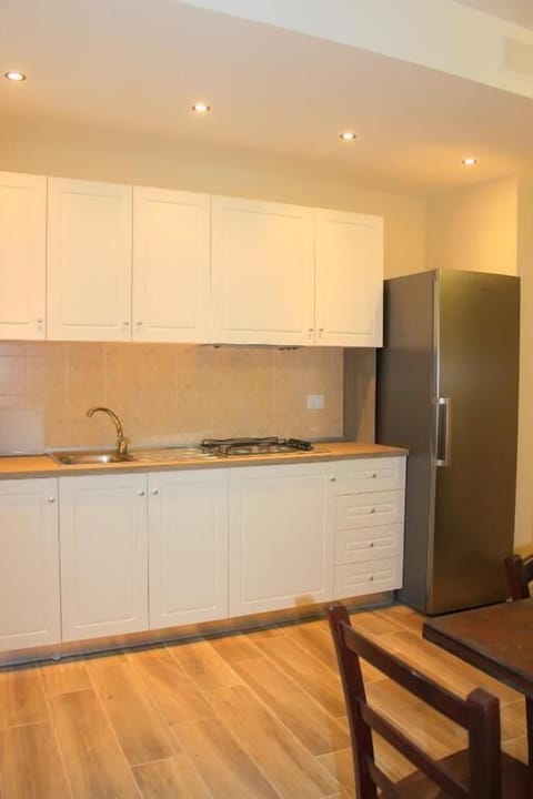 Comfort Apartment | Private kitchen | Fridge, stovetop, dishwasher, cookware/dishes/utensils