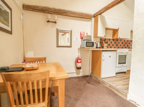 Cottage | Private kitchen | Cookware/dishes/utensils