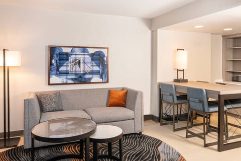 Executive Suite, 1 Bedroom (Mobility/Hearing Access, Roll-In Shwr) | Living room | Smart TV, Netflix, pay movies