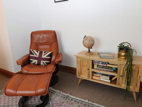 Cottage | Living room | TV