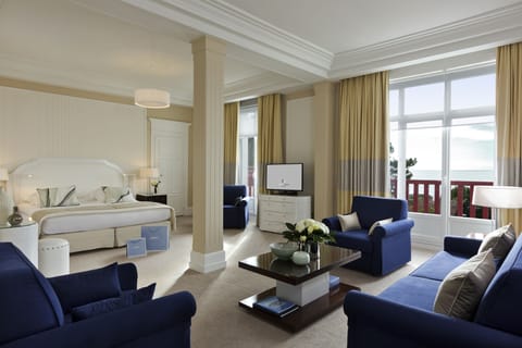 Junior Suite Prestige, sea view | Premium bedding, minibar, in-room safe, desk