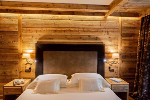 Executive Double or Twin Room, Private Pool, Mountain View | Premium bedding, down comforters, memory foam beds, minibar