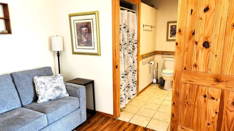 Comfort Cabin (Garden Cottage) | Bathroom | Designer toiletries, hair dryer, towels, soap