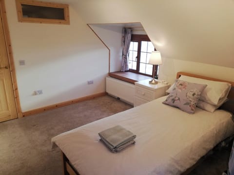 Comfortable twin bedroom | St Brighs, Dingwall