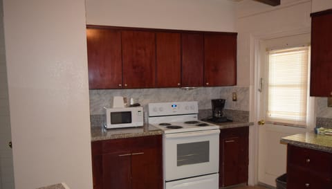 Classic Apartment, 1 Queen Bed with Sofa bed, Patio, Mountain View | Private kitchen | Full-size fridge, microwave, coffee/tea maker, toaster