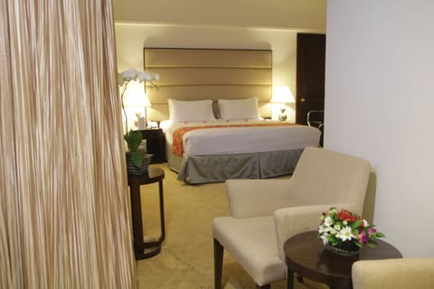 Executive Room (Executive Deluxe) | In-room safe, desk, iron/ironing board, free WiFi