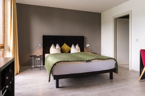 Superior Double Room, Park View | Minibar, in-room safe, desk, bed sheets